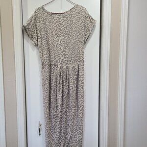 ❄3/$26 Xmas sale❄ NWT Leopard print dress